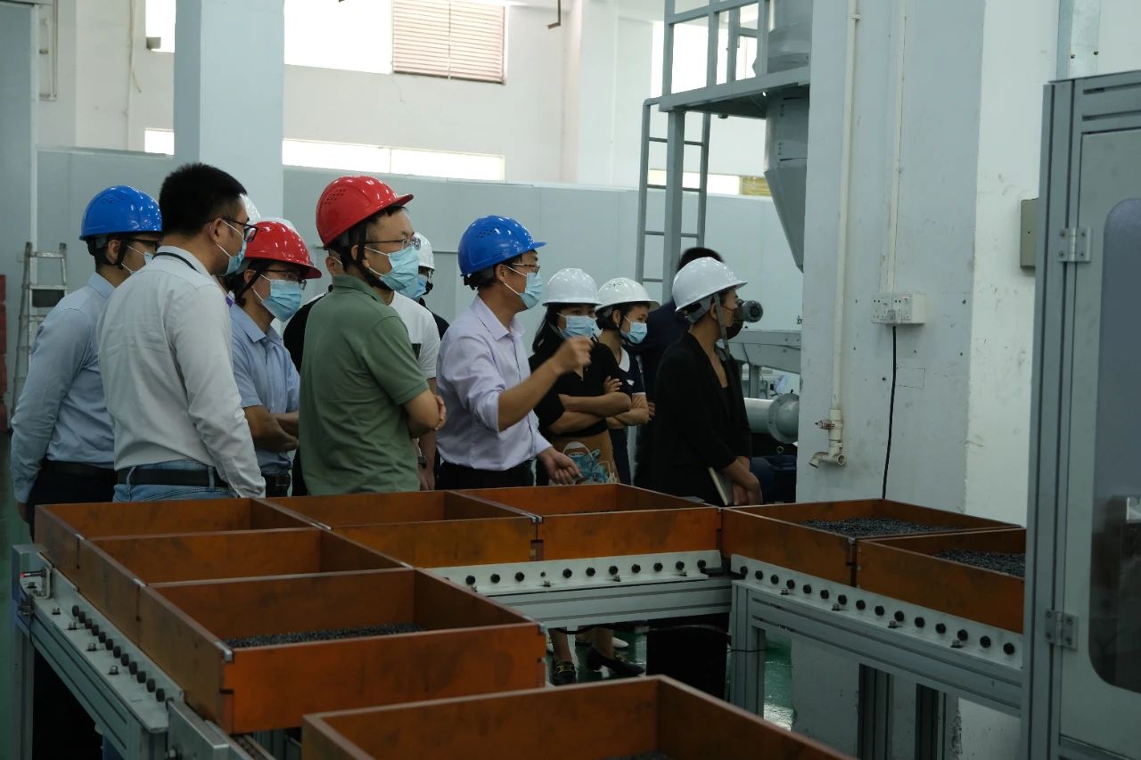 前海創投攜手十餘家機構走進(jìn)清研裝備 考察萬億級锂電拆解項目 前海創投攜手十餘家機構走進(jìn)清研裝備 考察萬億級锂電拆解項目